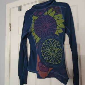 Title Nine women's thermal shirt Size Small Waffle ThermalThumb Holes Yoga